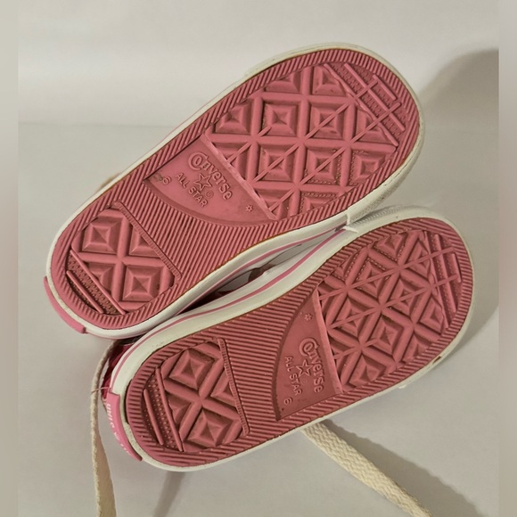 Toddler (sz6) pink high top converse - Picture 8 of 9